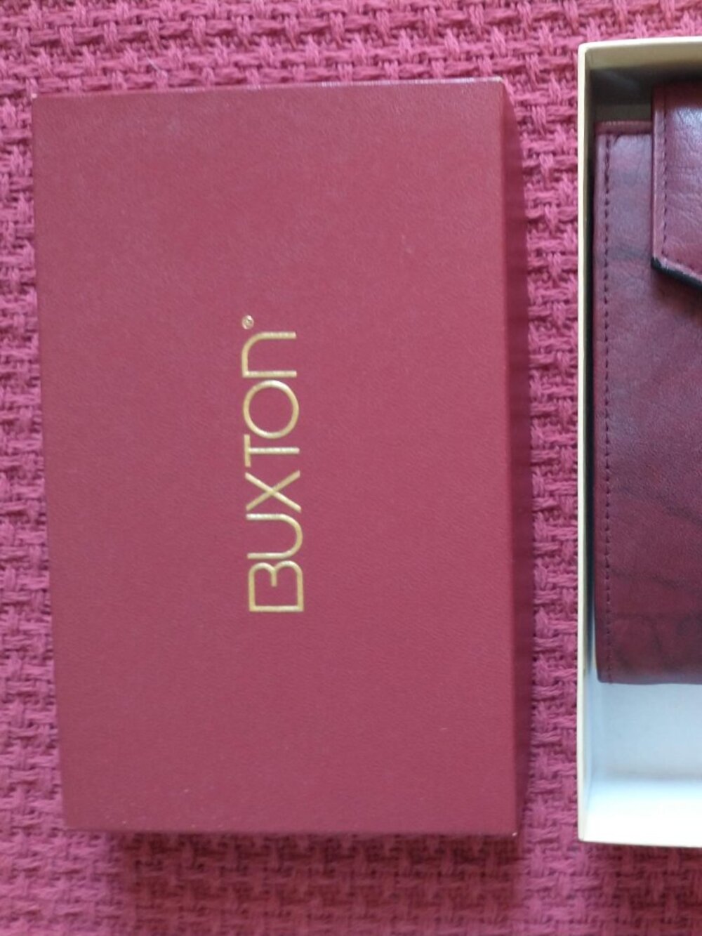Buxton Women's Vintage Heiress Billfold Burgundy Leather Wallet NWT in Box - Picture 2 of 13